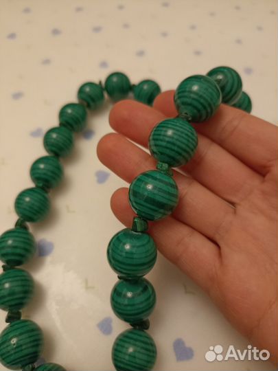 Бусы из малахита