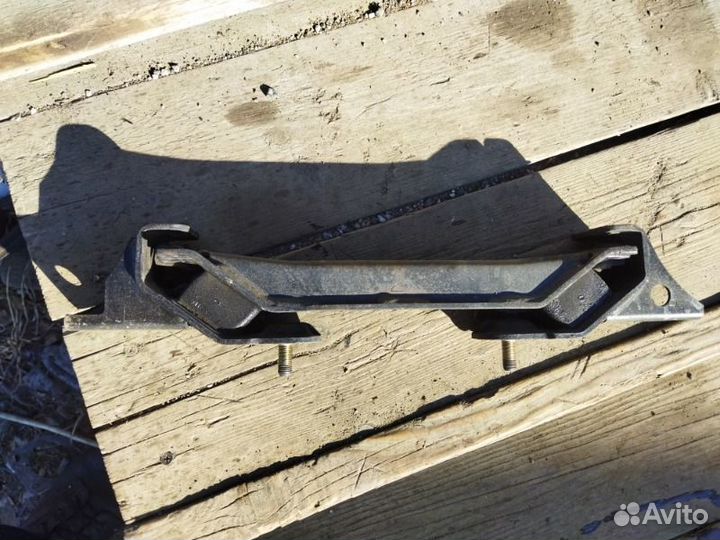 Подушка кпп Mitsubishi Pajero V87W 6G75 2006