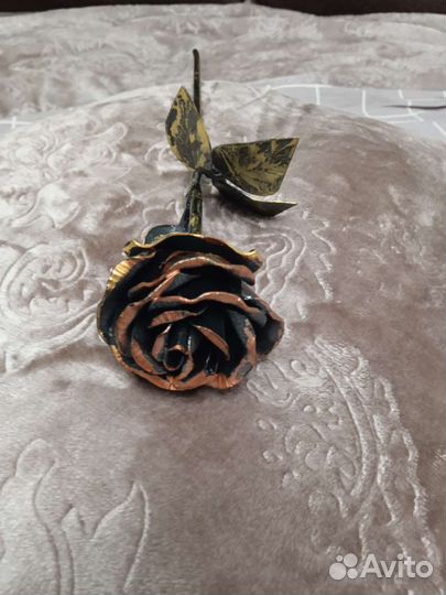 Кованая, роза