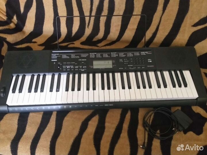 Синтезатор Casio CTK-3500 со стойкой