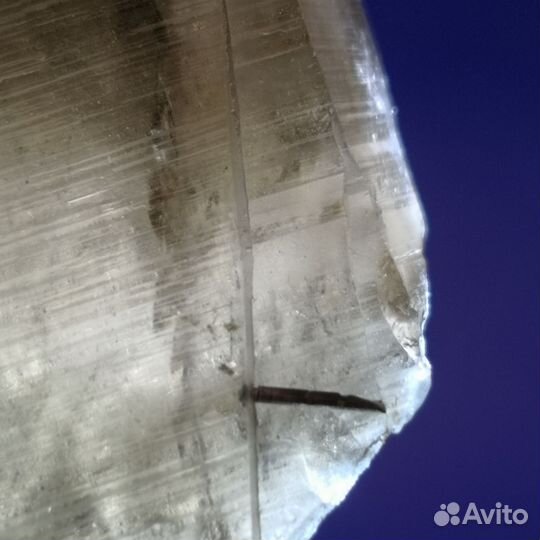 Включения шерла внутри дымчатого кварца