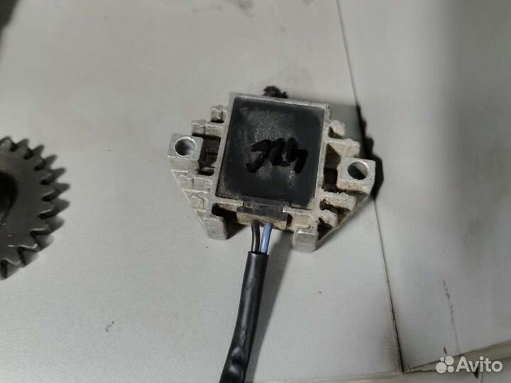 Реле заряда на yamaha wr426f 2002