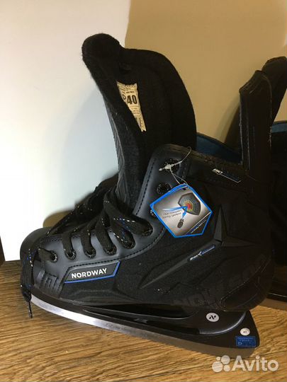 Коньки хоккейные новые