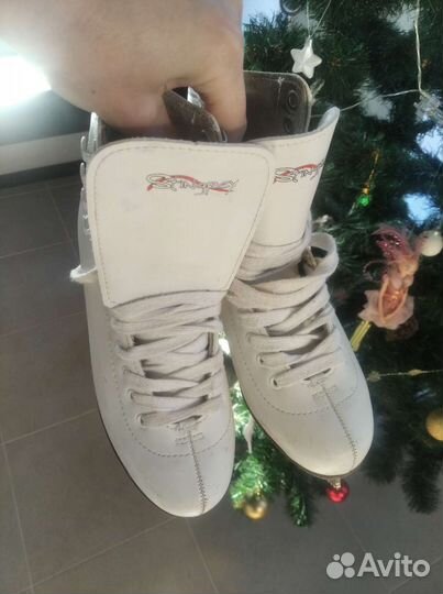 Коньки фигурные 34 размер, 23 см по стопе