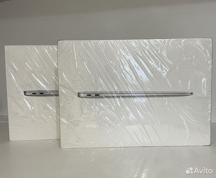 MacBook Air 13-inch,Apple M1 Chip 8/256 gb (MGN93S