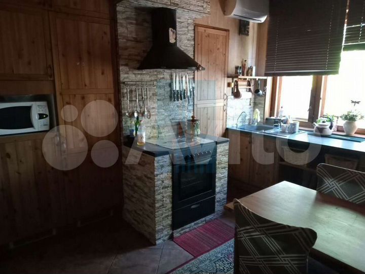 Дом 250 м² на участке 9 сот.