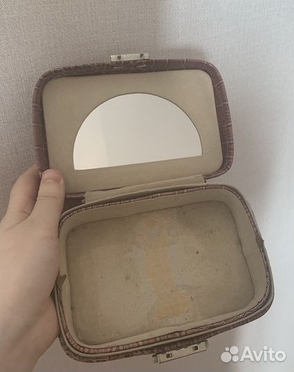 Шкатулка для украшений с дном