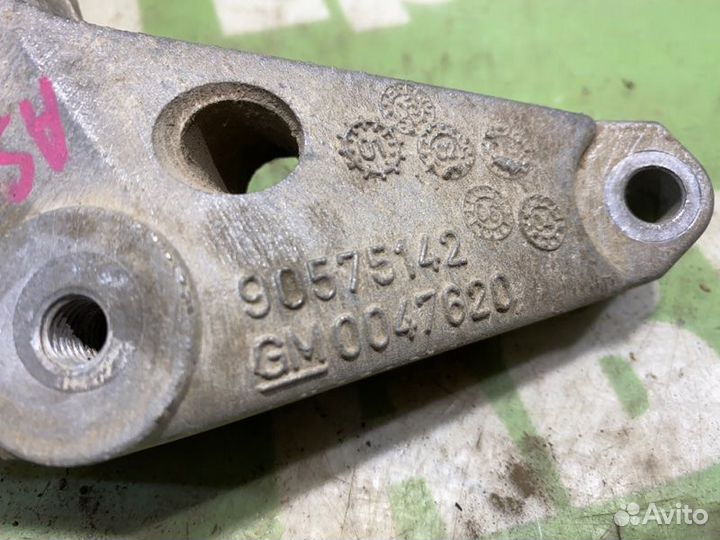 Кронштейн опоры кпп Opel Astra Gtc H Z16XEP 2006