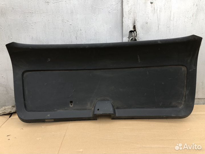 Обшивка крышки багажника Skoda Octavia A7 Scout