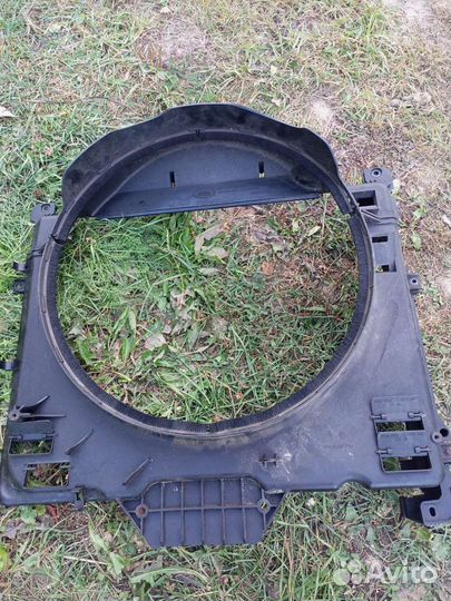 Диффузор вентилятора Range Rover