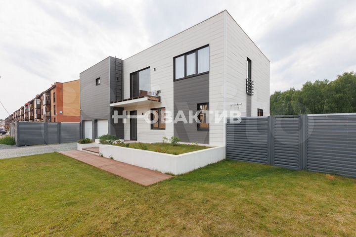 Коттедж 204 м² на участке 11 сот.