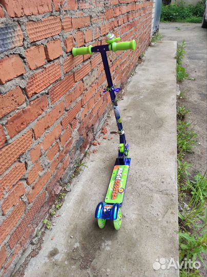 Самокат детский трехколесный новый