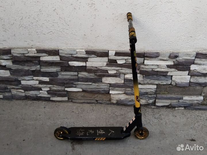 Трюковой самокат парк Rush Action Strike