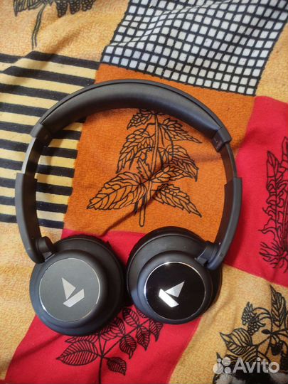 Беспроводные наушники boat