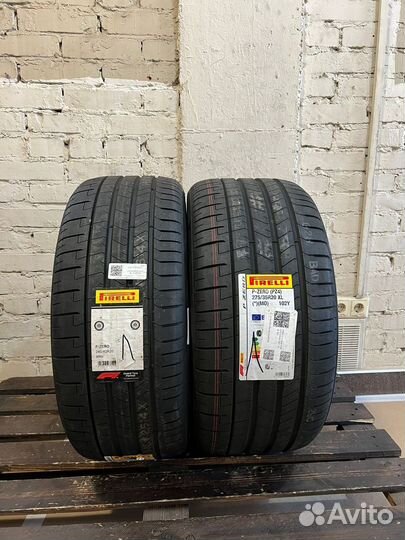 Pirelli P Zero PZ4 275/35 R20 и 245/40 R20 102Y