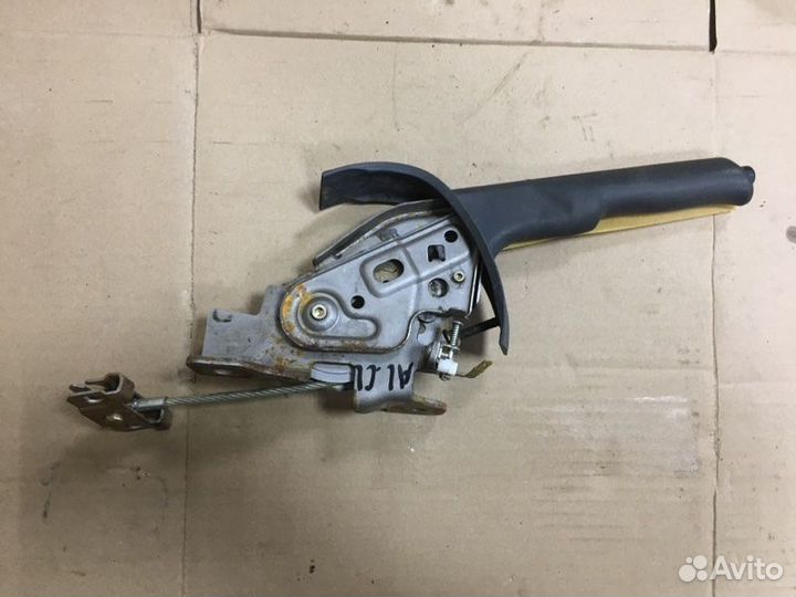 Ручка ручника Nissan Almera Classic B10