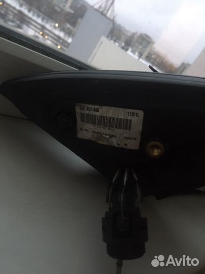 Правое боковое зеркало skoda rapid