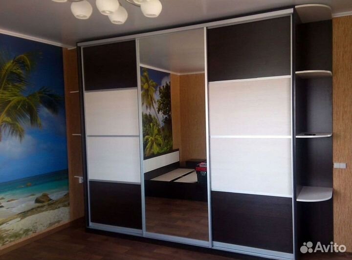 Шкаф с зеркалом