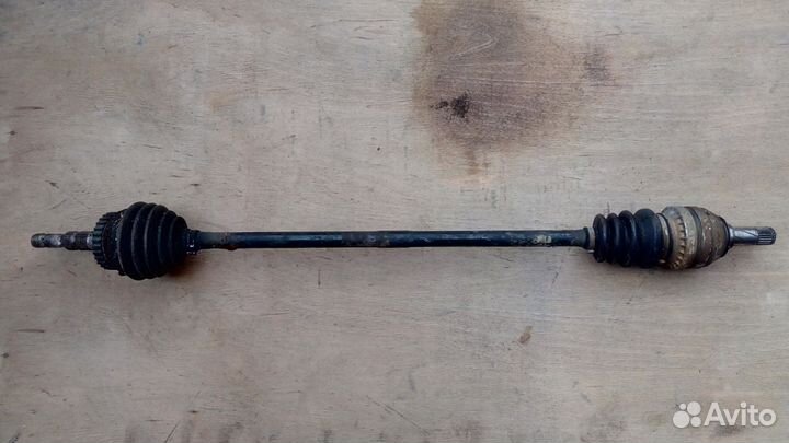 Привод правый X16XEL Y16XE Z16XE Опель Вектра Б