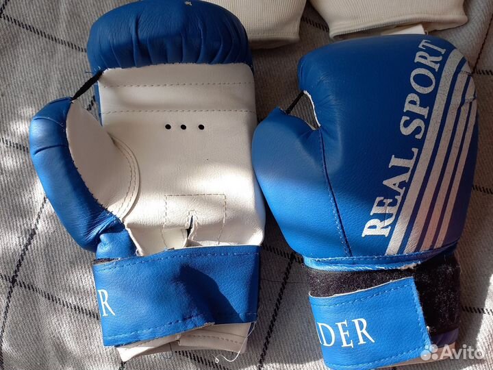 Боксерские перчатки 6 oz,щитки,защита для единоб