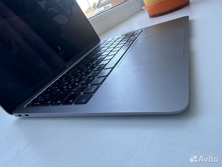 Apple MacBook air 2020 i3 256