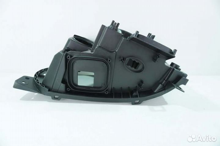 Корпус фары правый Land Rover Range Rover Vogue 3