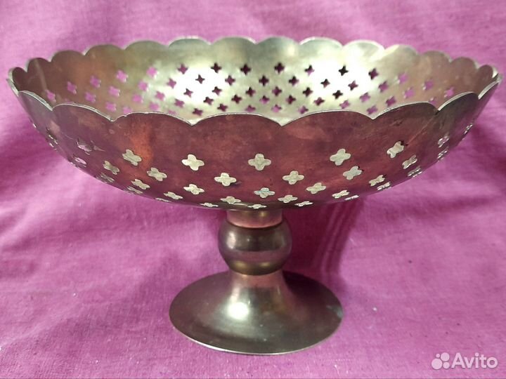 Винтажная фруктовница из латуни
