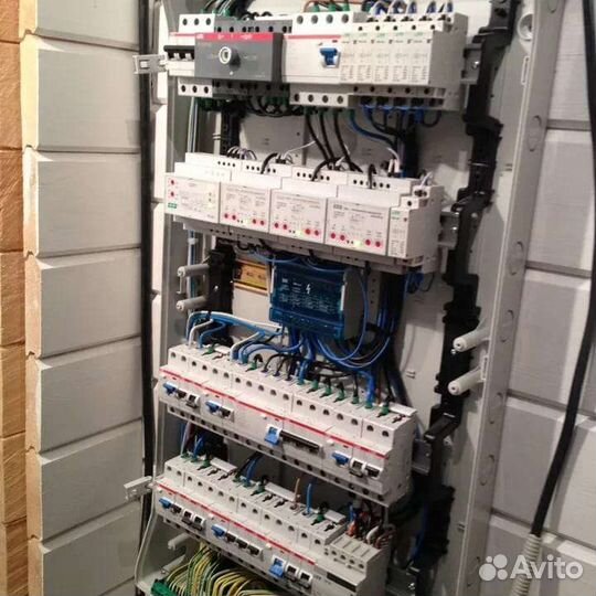 Электромонтажник