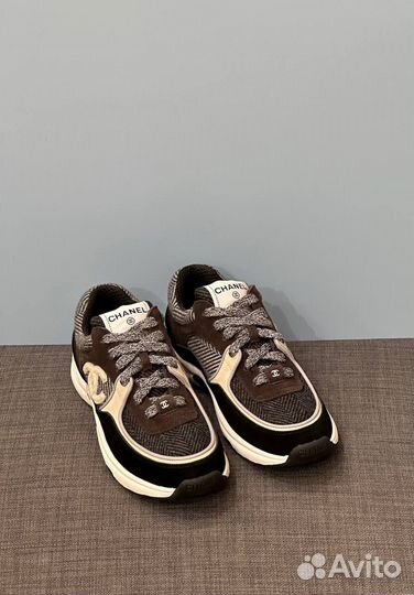 Женские кроссовки chanel