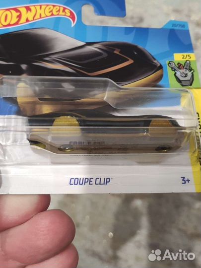 Hot wheels брелок