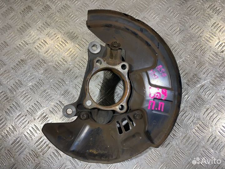 Кулак передний правый Subaru Outback BS