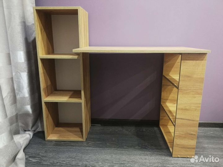 Стол письменный, компьтерный белый