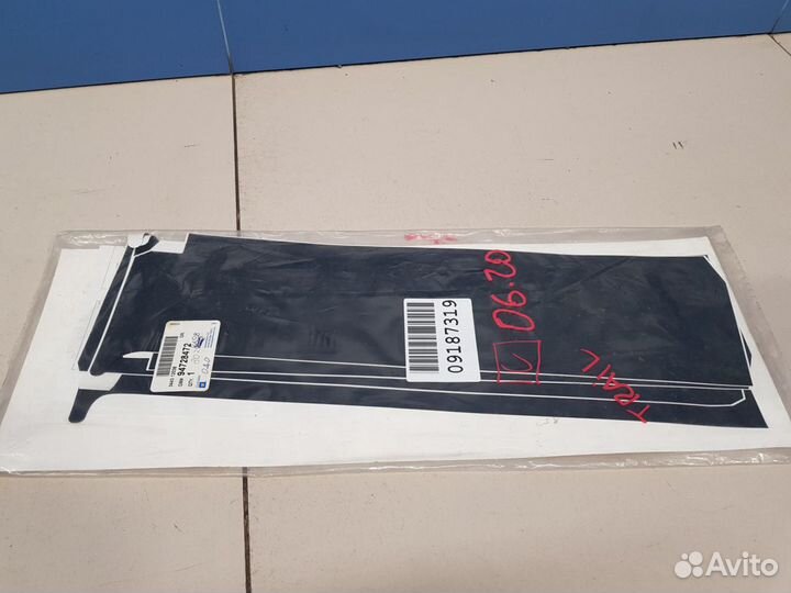 Наклейка на стойку двери Chevrolet TrailBlazer 2 2