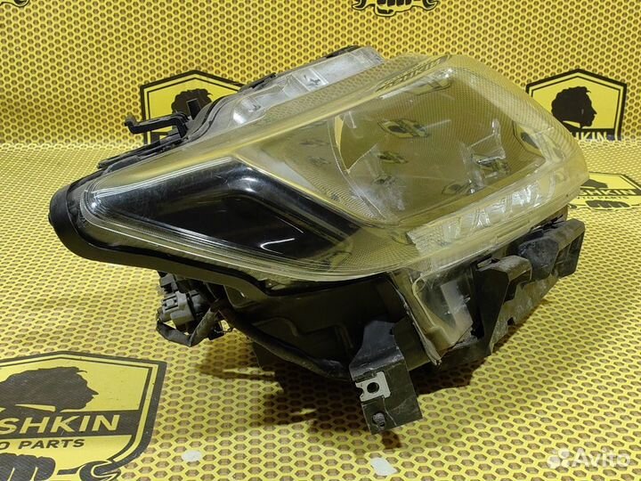 Фара правая Nissan X-Trail