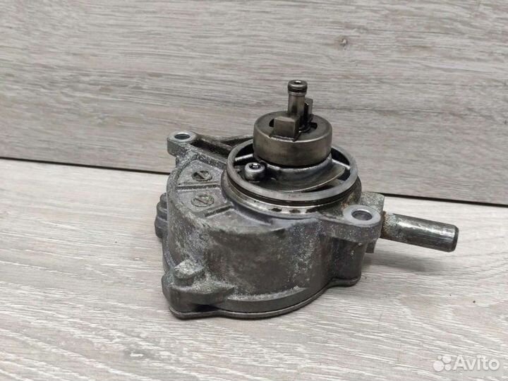 Вакуумный насос Mercedes OM646