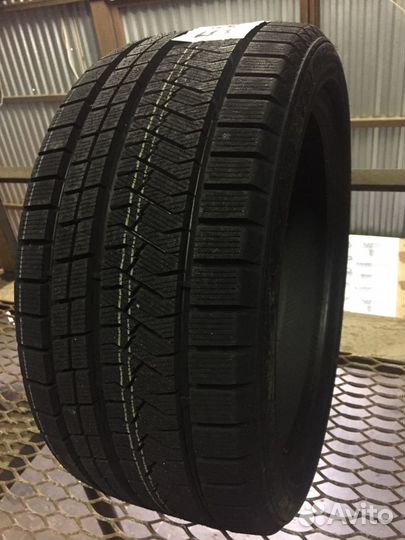 Vitour Ice Line 225/45 R18