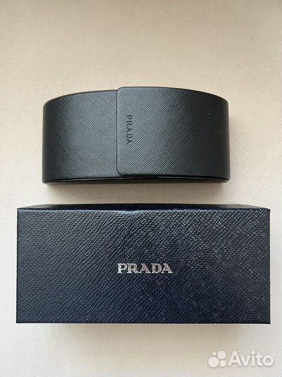 Солнечные очки prada