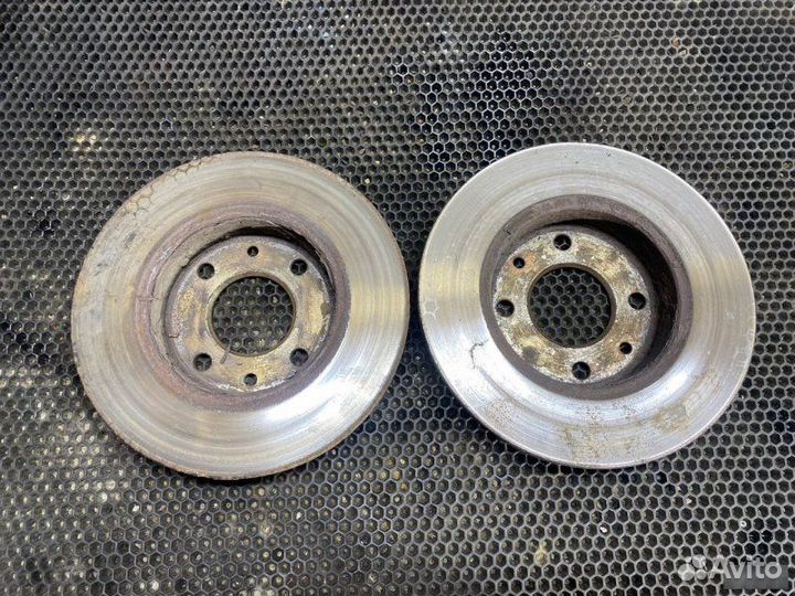 Тормозные диски переднее Renault 19 1992-2002