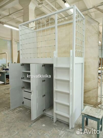 Детская кровать чердак домик со шкафом снизу