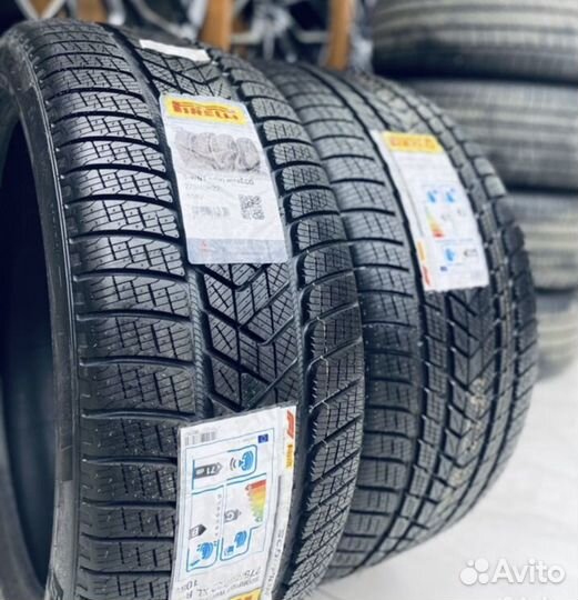 Pirelli Scorpion Winter RFT 275/40 R22 и 315/35 R22 111V