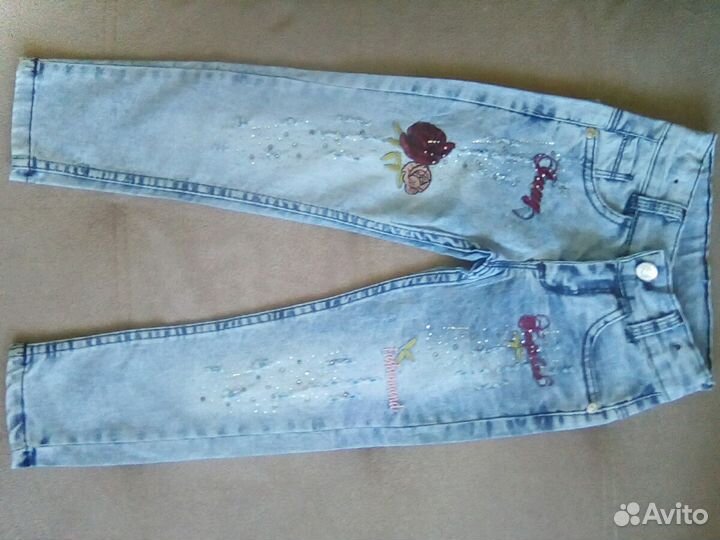 Джинсы на девочку новые
