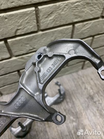 Audi Q5 SQ5 8R Кронштейн распределителя топлива 3л