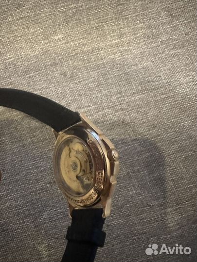 Мужские золотые часы