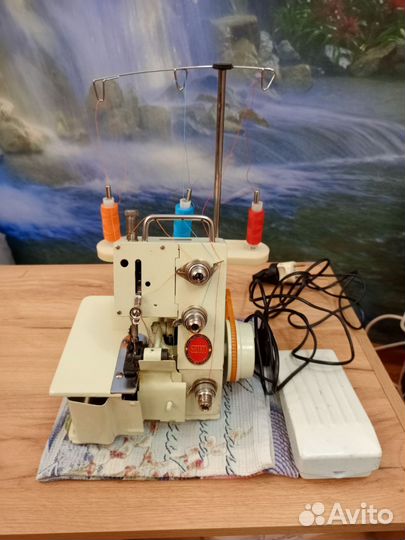 Оверлок seiko GN2-7D трехниточный