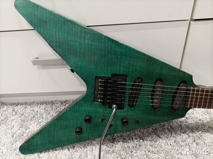 Электрогитара Edwards Flying V