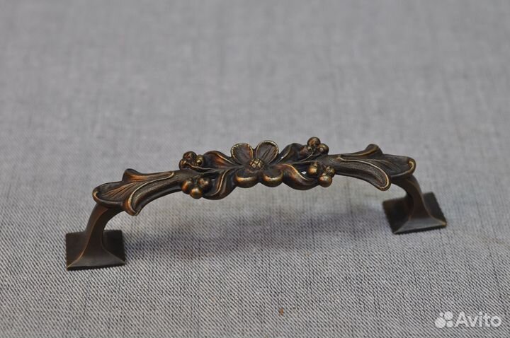 Бронзовая дверная ручка скобка