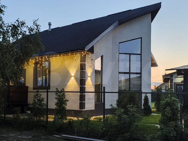 Дом 190 м² на участке 5 сот.