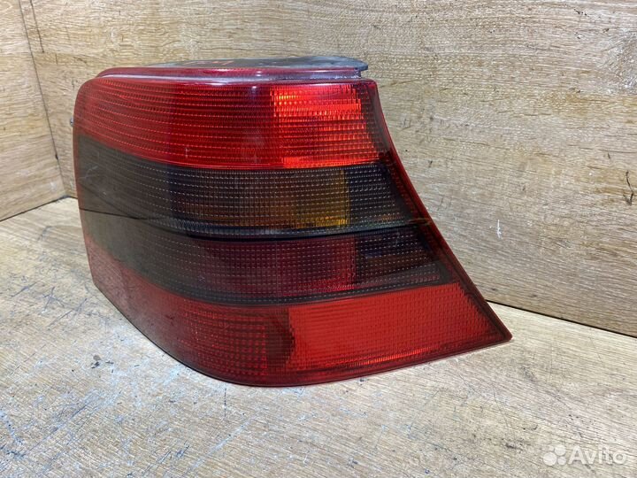 Фонарь задний правый Volkswagen Golf 4 Арт. 111241