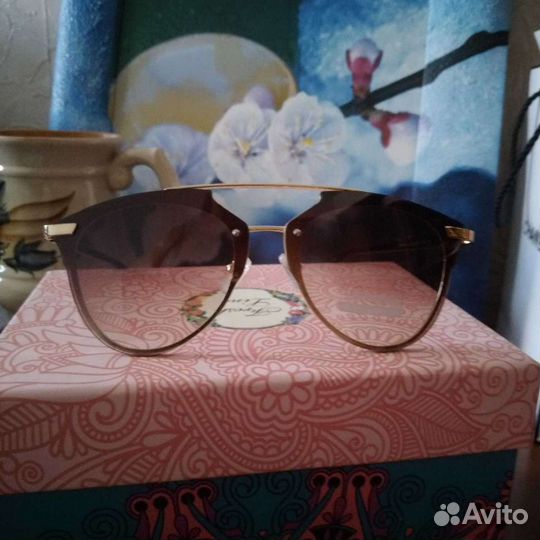 Солнцезащитные очки женские