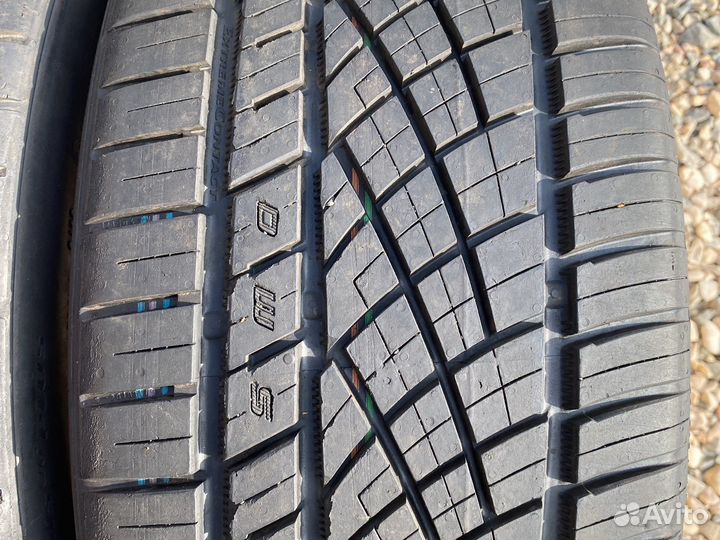 Continental ExtremeContact DWS 245/35 R19 и 275/30 R19